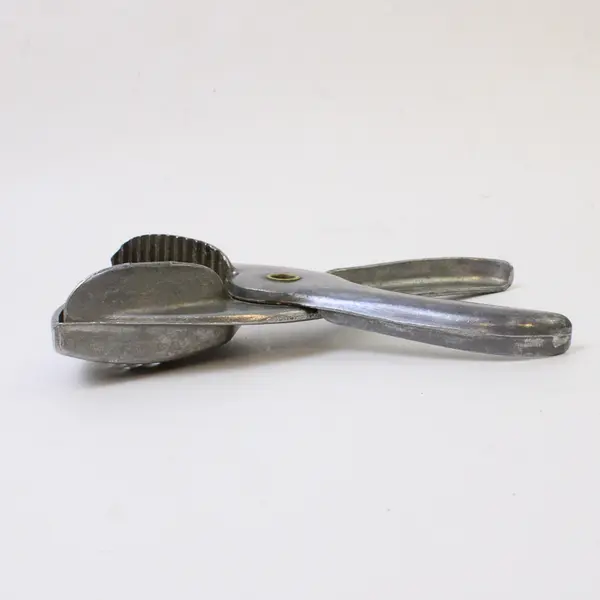 Vintage Williamson Aluminum Citrus Squeezer Juicer - One-Piece Collectible