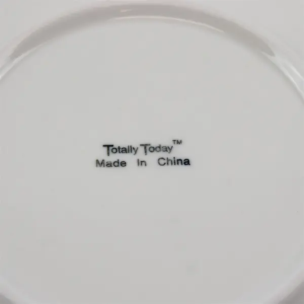 Lot Of 4 Totally Today Brand TTO12 Pattern White Ceramic Saucers 6.5"