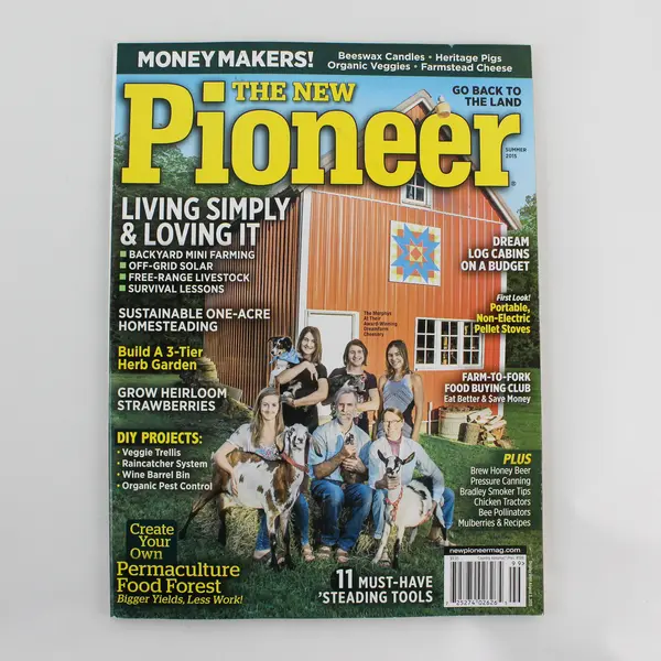 The New Pioneer Magazine Summer 2015 Living Simply & Loving It Good Condition