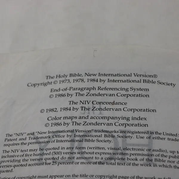 Holy Bible NIV New International Version Leather-Look Burgundy Zondervan 1986