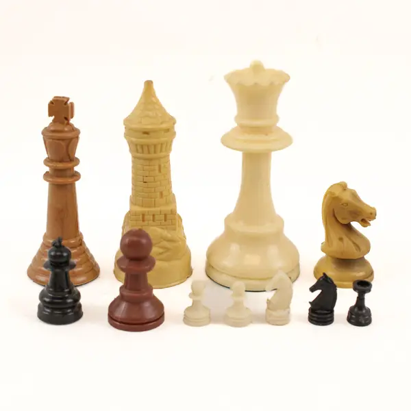 1+ Lb Mixed Lot Plastic Chess Pieces DIY Crafts
