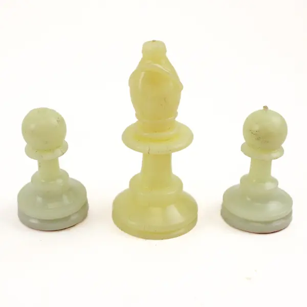 1+ Lb Mixed Lot Plastic Chess Pieces DIY Crafts