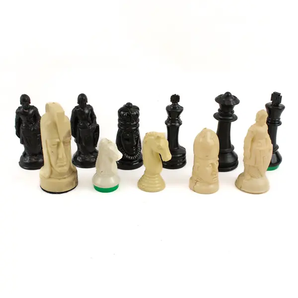 1+ Lb Mixed Lot Plastic Chess Pieces DIY Craft Projects