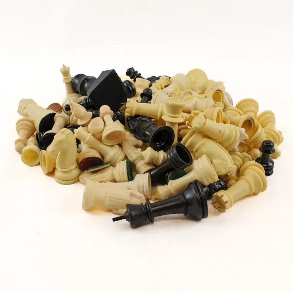 1+ Lb Mixed Lot Plastic Chess Pieces DIY Craft Project Supplies