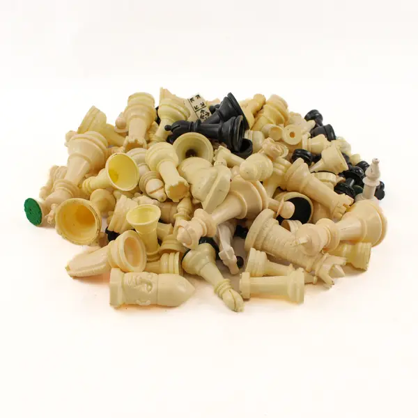 1+ Lb Mixed Lot Plastic Chess Pieces Craft Project Supplies