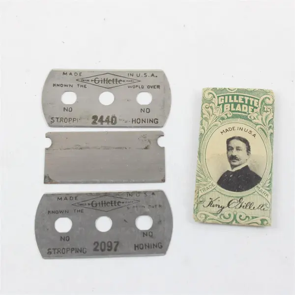 Vintage Gillette Men's Razor Blade in Paper Sleeve