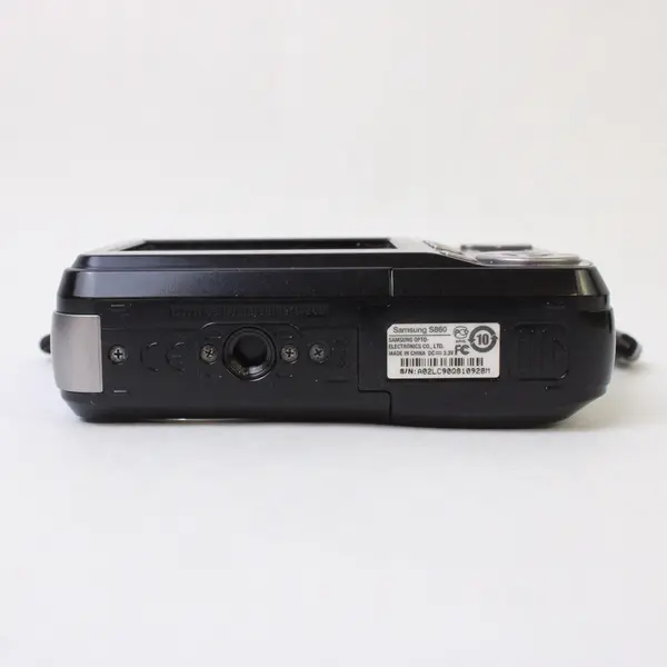 Samsung S Series S860 8.1MP Digital Camera & Case - Black