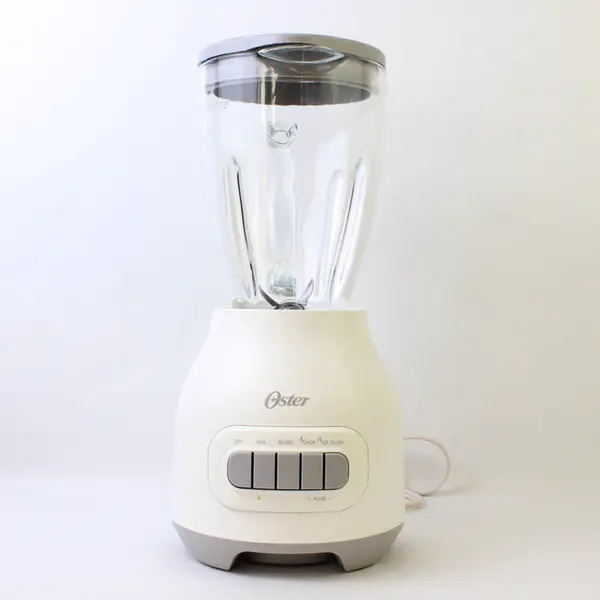 Oster White Classic 2-In-1 Kitchen System Blender 120 Volt BLSTBC