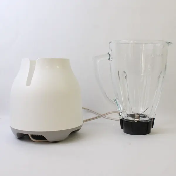 Oster White Classic 2-In-1 Kitchen System Blender 120 Volt BLSTBC