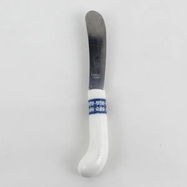 VTG Ceramic Handle Cheese/Butter Spreader w/Blue Floral Pattern
