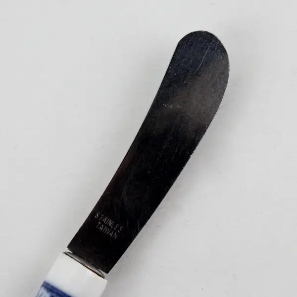 VTG Ceramic Handle Cheese/Butter Spreader w/Blue Floral Pattern