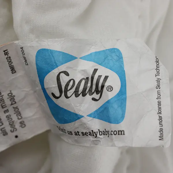 Kolcraft Enterprises Seally White Crib Mattress Cover 100% Polyester 28" x 52"