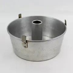 Wear-Ever Footed Aluminum 10" x 4" Angel Food Round Fluted Cake Pan No 2744