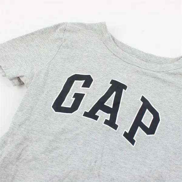 GAP Light Gray Short-Sleeved T-Shirt Kids' Size Small 6-7