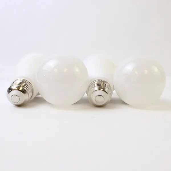 Set Of 4 MAXvolador 13W A19 LED Light Bulbs 5000K Model TP-A19-13W