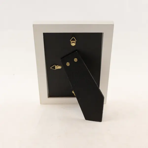 White Wooden Picture Frame 5.5 x 3.5 in Glass Desk Shelf Wall