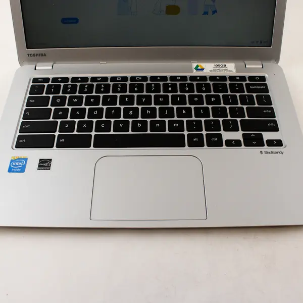 Toshiba Chromebook 2 Skullcandy Silver Laptop w/ Charger & Black Case - Tested