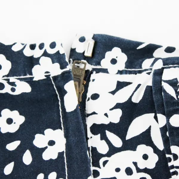 Liz Claiborne Navy and White Floral Pattern A-Line Midi Skirt Women's Size 8