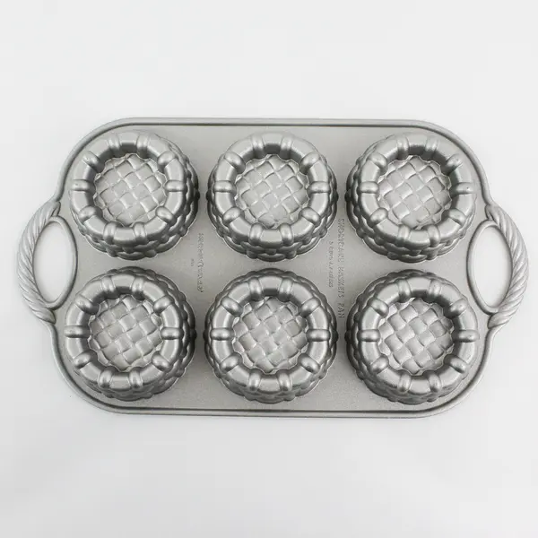 Nordic Ware Shortcake Baskets Pan (6 Cups) New
