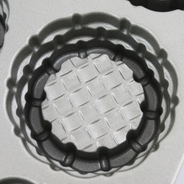 Nordic Ware Shortcake Baskets Pan (6 Cups) New