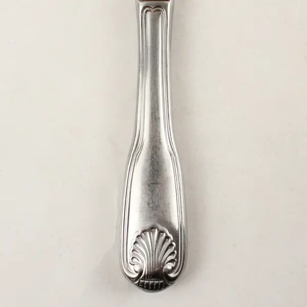 Lot of 2 Retroneu Coventry Shell Stainless Steel Dinner Knives 9.5"