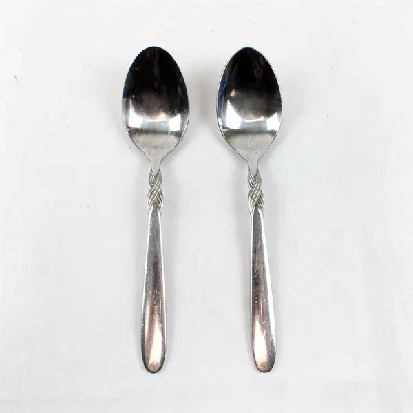 Lot of 2  Retroneu Braid Stainless Steel Oval Soup Spoons 7.5"