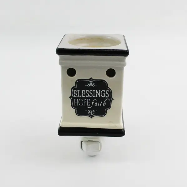 Better Homes & Gardens Love Family Laughter Accent Wax Warmer Wall Plug Vanilla