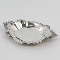 International Silver Wakefield Silver Plate Oval Bowl 548 Scalloped Edge  9.25in