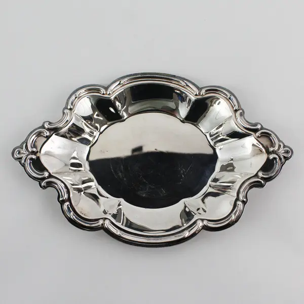 International Silver Wakefield Silver Plate Oval Bowl 548 Scalloped Edge  9.25in