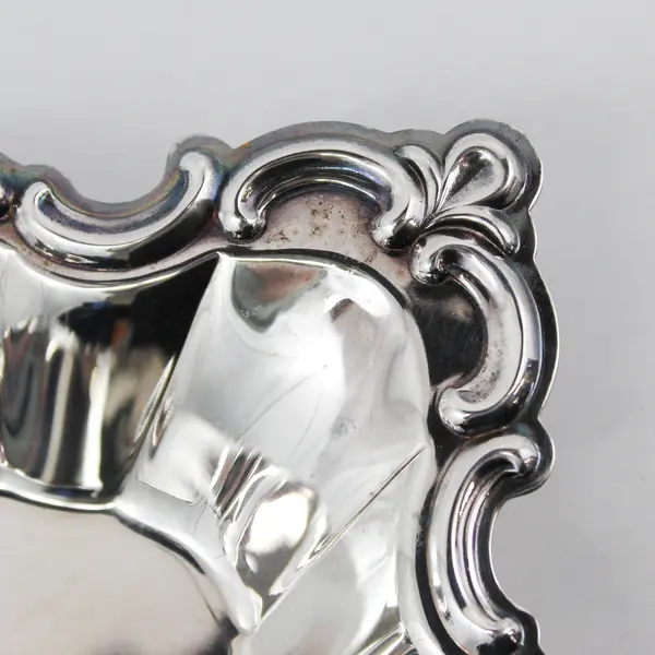 International Silver Wakefield Silver Plate Oval Bowl 548 Scalloped Edge  9.25in