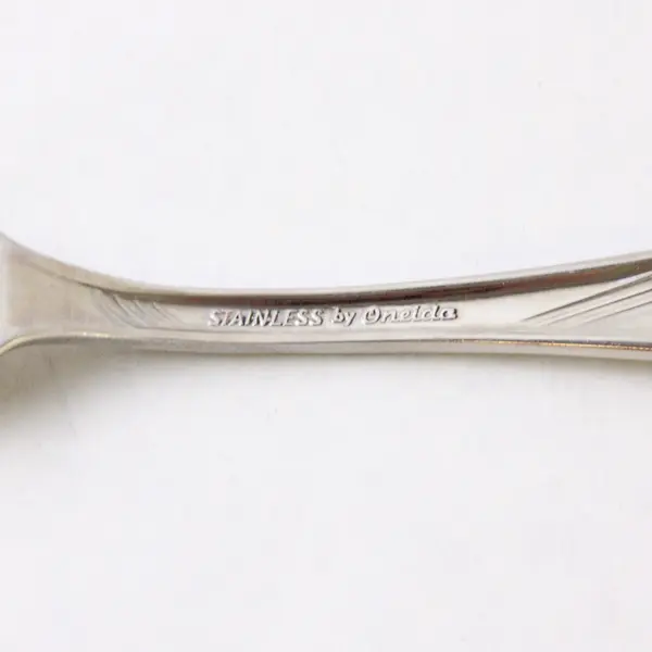 Oneida Silver Camber Cresta Windswept Scroll Pattern SS Butter Knife 6.5" Good