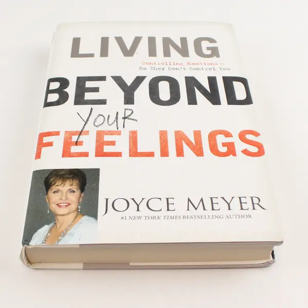 Living Beyond Your Feelings by Joyce Meyer 2011 1st Edition Hardcover DJ Good