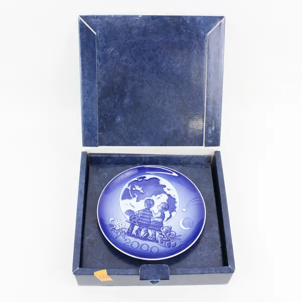 Royal Copenhagen The Millennium Plate 2000 No. 5287A