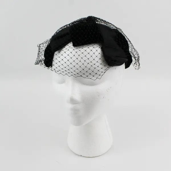 Vintage 1950's Union Made Cocktail Hat Black Silk And Velvet With Netting