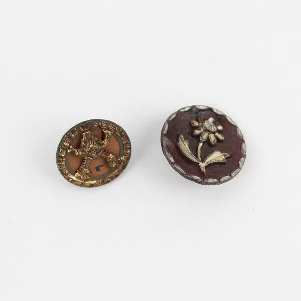 Lot of 8 Antique VTG Metal Shank Picture Buttons 3/8" to 3/4"