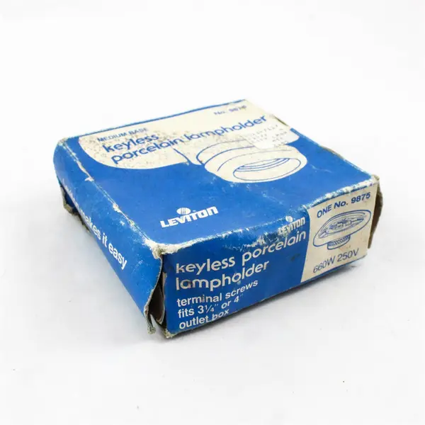 Leviton 9875 Porcelain White Lampholder Keyless w/ Knockouts Single Screw