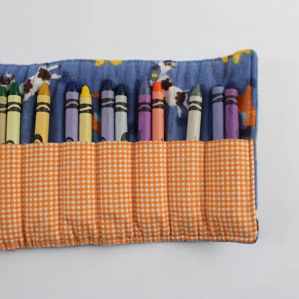 Anonymous Handmade Animals Fabric Crayon Holder Roll Up Organizer w/Crayons