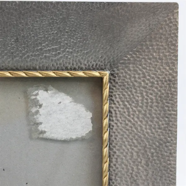 Vintage-Style Tabletop Metal Picture Frame w/Hammered/Rope-Style Border Pattern