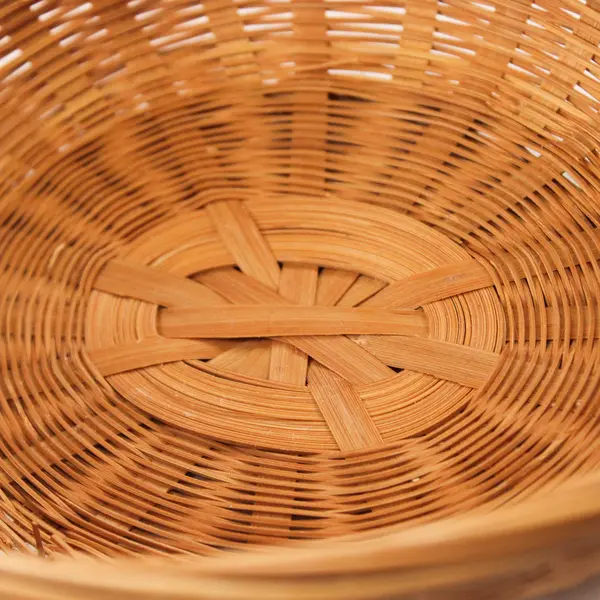 Unbranded/Unmarked Small Oval Woven Rattan Basket Home Decor 8.5" Long & 6" Wide
