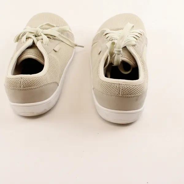 Widestep Beige/Cream Knit Barefoot Lace-Up Sneaker Shoes Women's Size 8.5