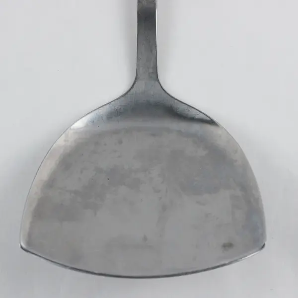 18/0 Stainless Steel Wok Spatula W/ Long Handle Made in China Used Condition