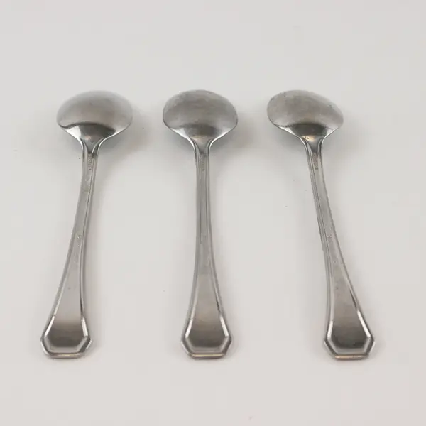 Three 18/8 Stainless Teaspoons from International in the Pattern INS352