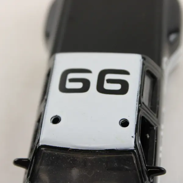 Jada Toys 1999 Silverado Toy Car Black Police Truck 1:64