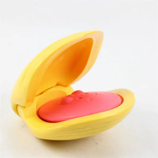 Vintage 1977 Fisher-Price "Sam the Clam" Bath Tub Toy 624