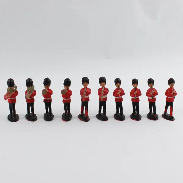 Lot of 19 Vintage Unbranded Plastic British Band Toy Figurines 2"
