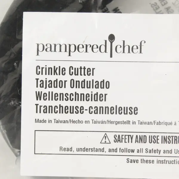Pampered Chef Plastic Handle/Stainless Crinkle Cutter Kitchen Utensil #1089