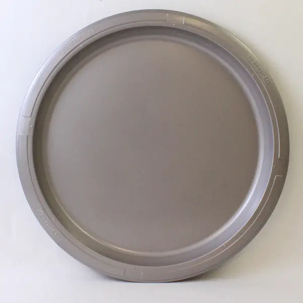 WearEver Brand Silver Color Aluminum 14"/35.6 Cm Round Shaped Pizza Pan Bakeware