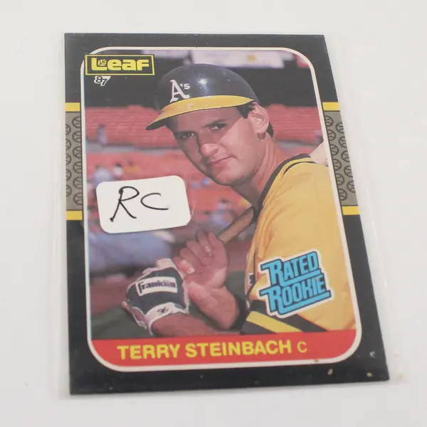 Mixed Lot of 100 Rookie Baseball Trading Cards