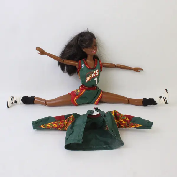 RARE 1998 NBA Seattle Sonics African American Barbie Doll 20719 Vintage