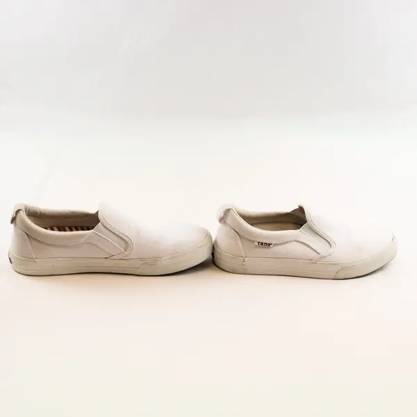 Taos Brand Solid White Rubber Sole Canvas Slip-On Sneaker Shoes Women's Size 8.5